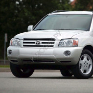 Передний бампер в цвет кузова Toyota HighLander XU20 (2004-) рестайлинг